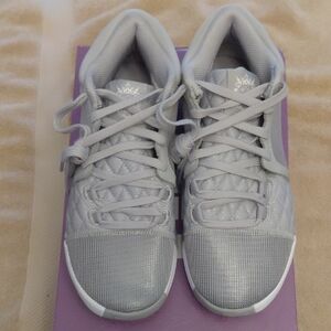 Nike Women's Quilted Gray Sneakers